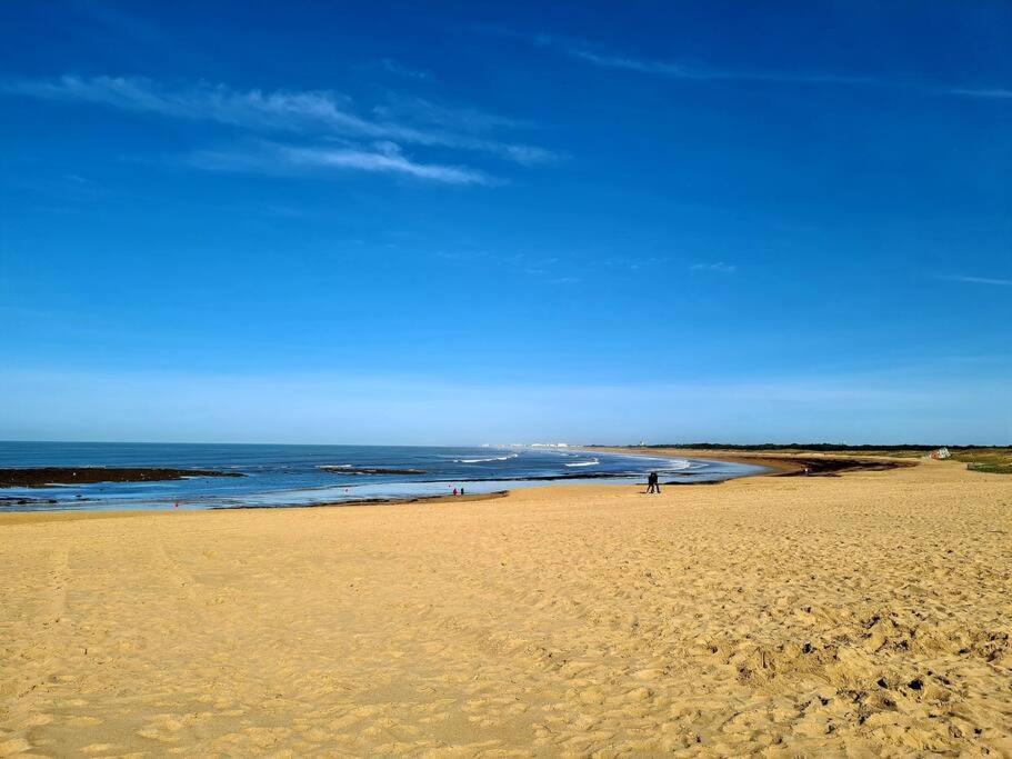 Maison Vendeenne: Beachside Family Retreat with Baby Amenities Saint-Hilaire-de-Riez Exterior photo