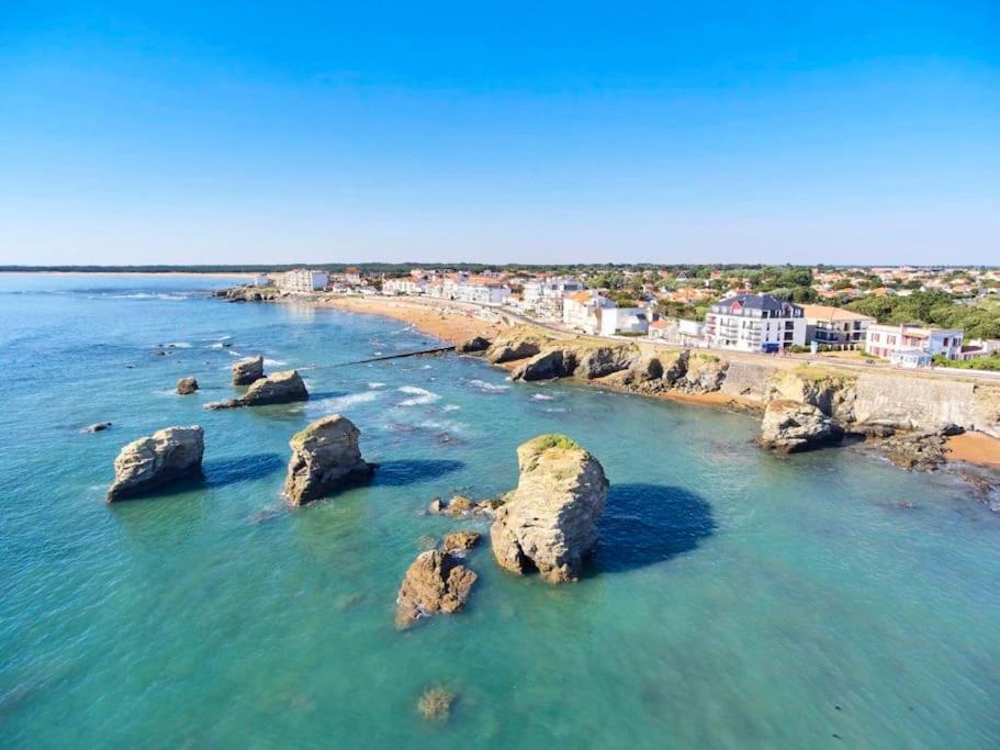 Maison Vendeenne: Beachside Family Retreat with Baby Amenities Saint-Hilaire-de-Riez Exterior photo