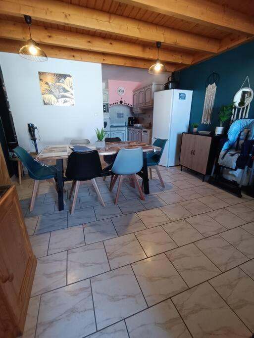 Maison Vendeenne: Beachside Family Retreat with Baby Amenities Saint-Hilaire-de-Riez Exterior photo